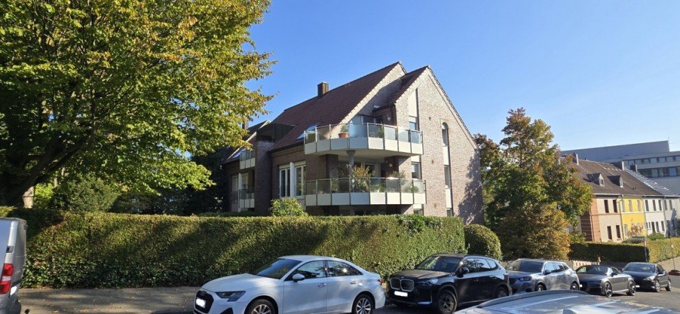 Hausansicht (Foto1) Mehrfamilienhaus M�nchengladbach / Eicken