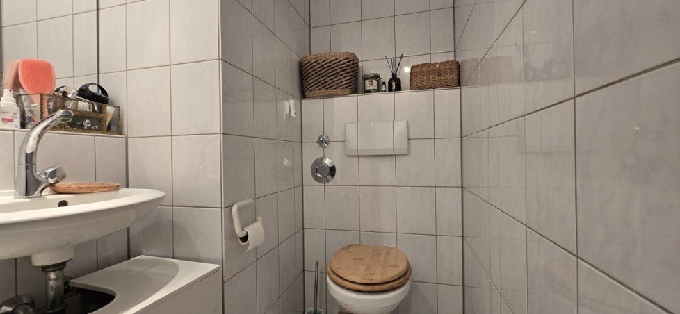 G�ste-WC DG links Mehrfamilienhaus M�nchengladbach / Eicken