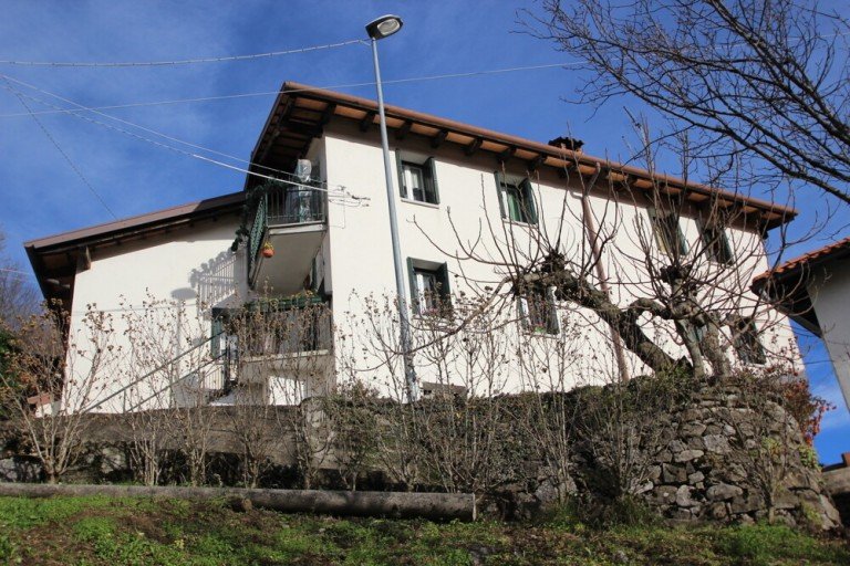 Au�enansicht (Foto 1) Grimacco (UD) - Venetien-Friaul-Julisch Einfamilienhaus F�r Naturliebhaber...