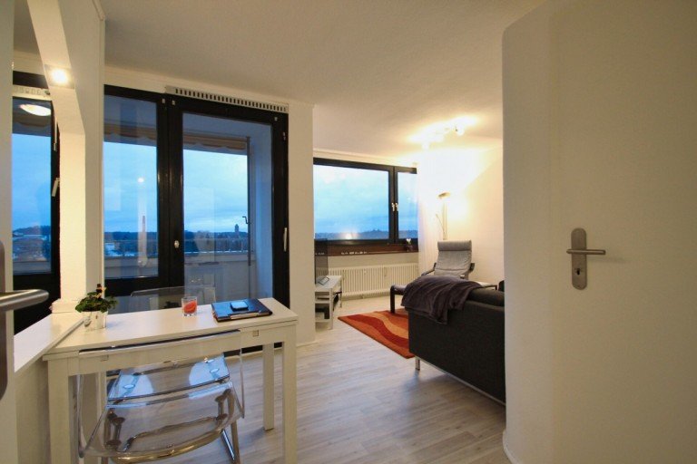  M�nchengladbach / Schrievers Etagenwohnung Voll m�blierte 2-Zimmer-Wohnung mit West-Balkon und PKW-Stellplatz!