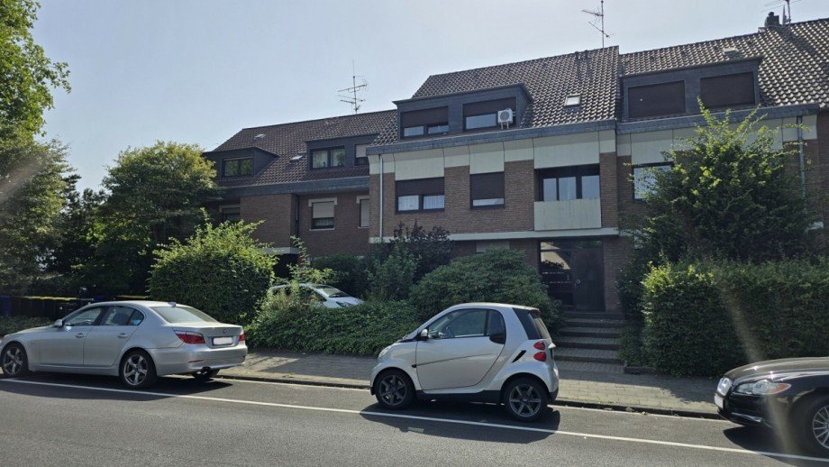 Frontansicht (Foto 2) Mehrfamilienhaus M�nchengladbach / Gro�heide