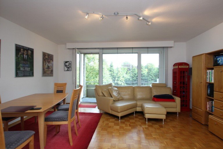 Wohnzimmer M�nchengladbach / Grenzland-Stadion Etagenwohnung 2-Zi.-Wohnung mit Balkon und Einbauk�che!