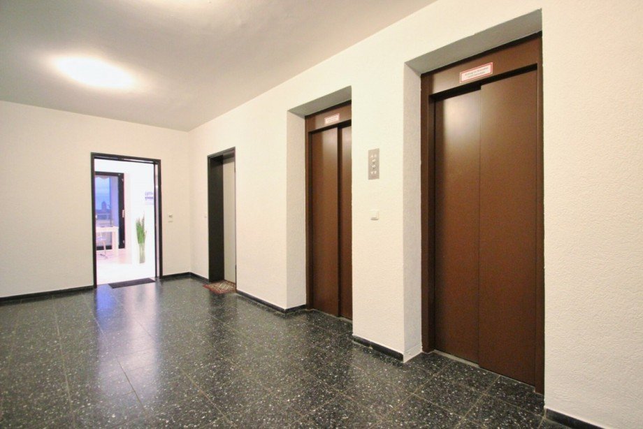 Aufz�ge Etagenwohnung M�nchengladbach / Schrievers